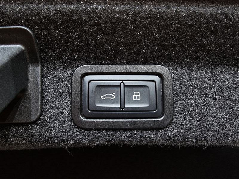 2025 Audi A6 45 TFSI Quattro Premium photo 19