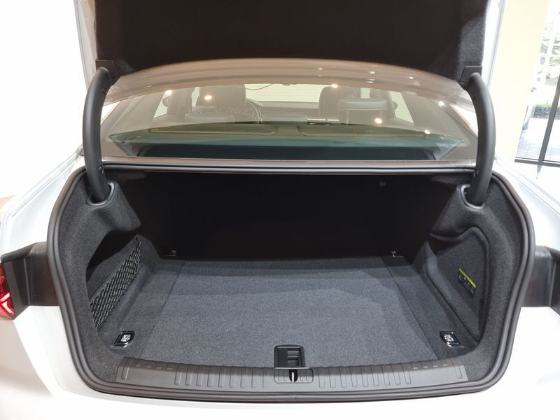 2025 Audi A6 45 TFSI Quattro Premium photo 20