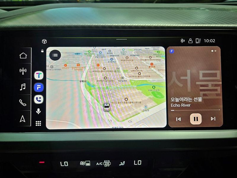 2023 Audi e-tron 40 photo 17