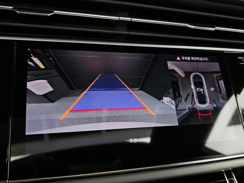 2023 Audi Q8 55 TFSI Quattro Premium photo 15
