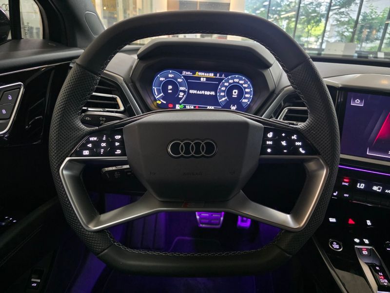 2026 Audi e-tron 45 Premium Sportback photo 12