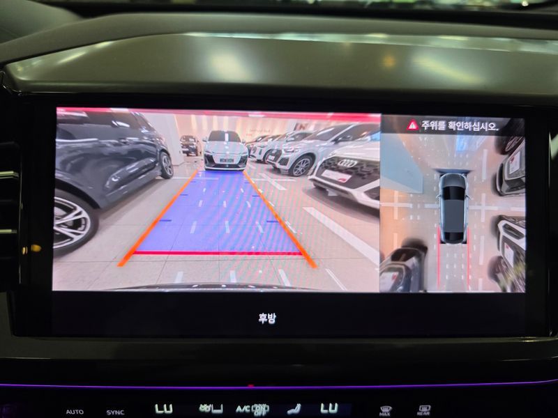2026 Audi e-tron 45 Premium Sportback photo 15