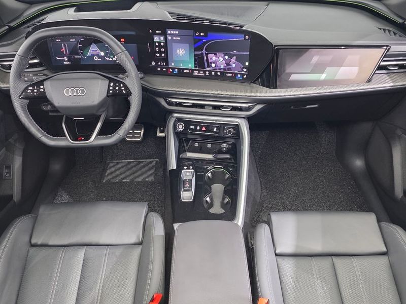 2025 Audi Q5 45 TFSI Quattro S Line Black Ediiton photo 7