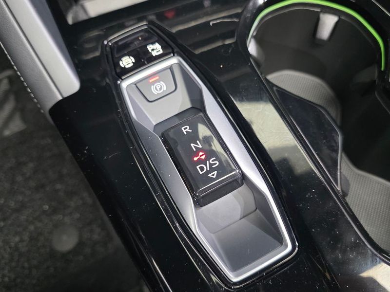 2025 Audi Q5 45 TFSI Quattro S Line Black Ediiton photo 9
