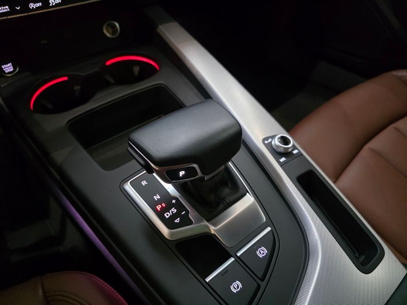 2023 Audi A4 40 TFSI photo 9