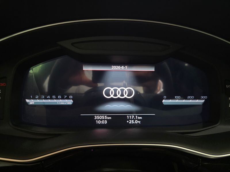 2023 Audi Q8 55 TFSI Quattro Premium photo 8