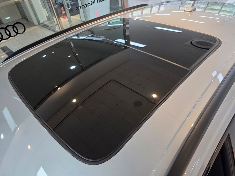 2023 Audi Q8 55 TFSI Quattro Premium photo 19