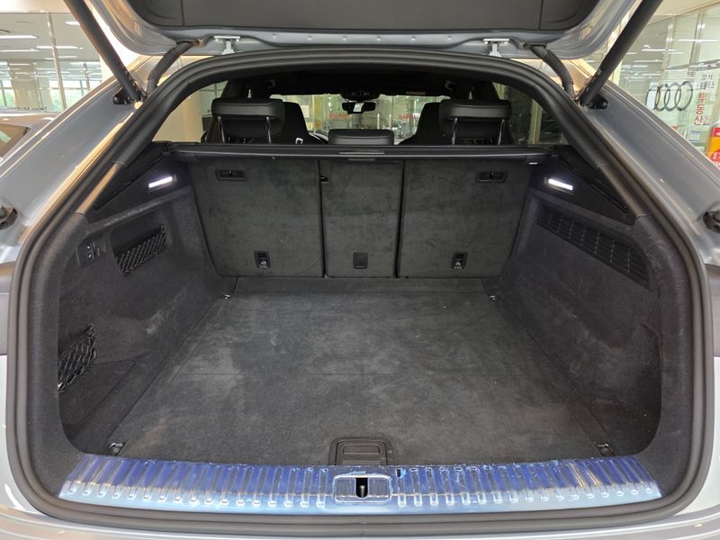 2023 Audi Q8 55 TFSI Quattro Premium photo 20
