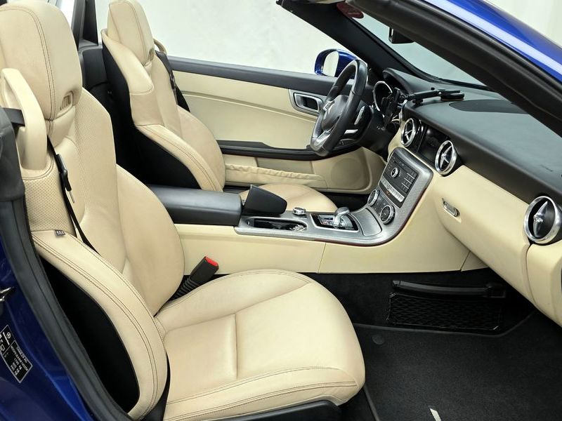 2017 Mercedes-Benz C-Class SLC200 photo 11