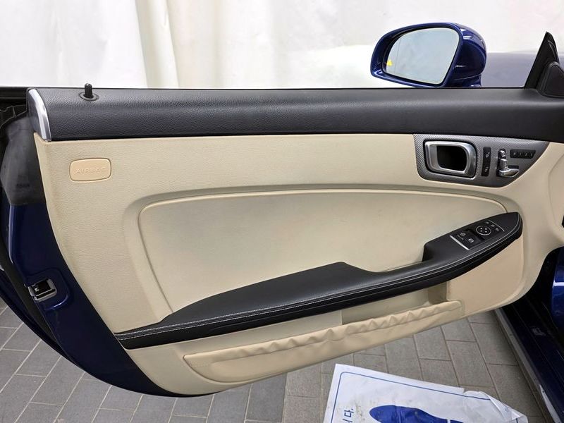 2017 Mercedes-Benz C-Class SLC200 photo 24