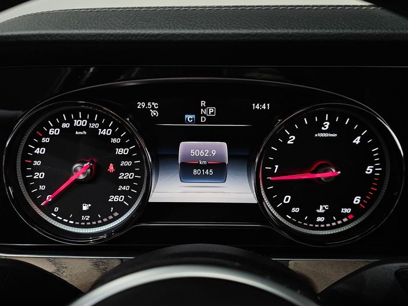 2019 Mercedes-Benz E-Class E220d 4MATIC Exclusive photo 8