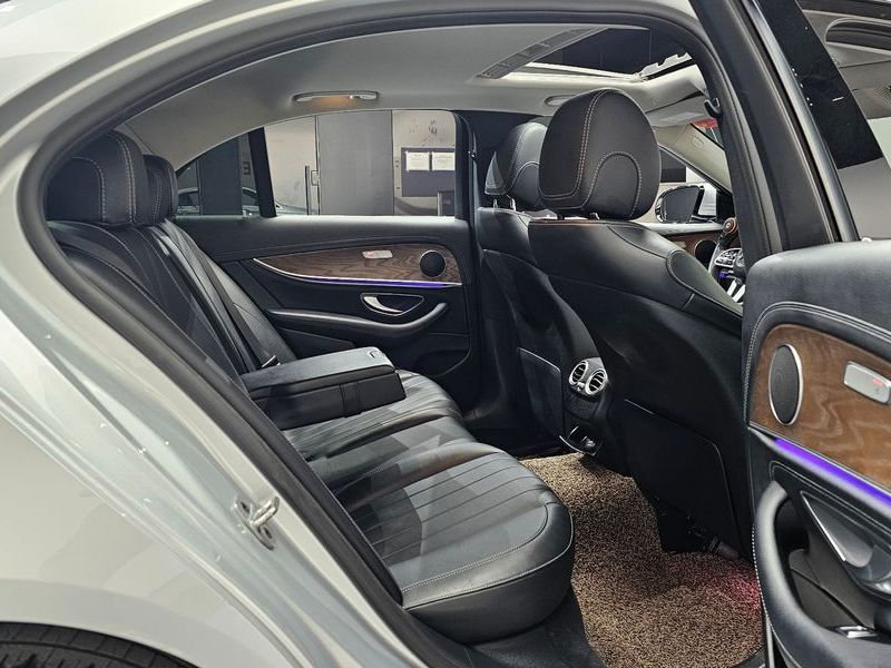 2019 Mercedes-Benz E-Class E220d 4MATIC Exclusive photo 11