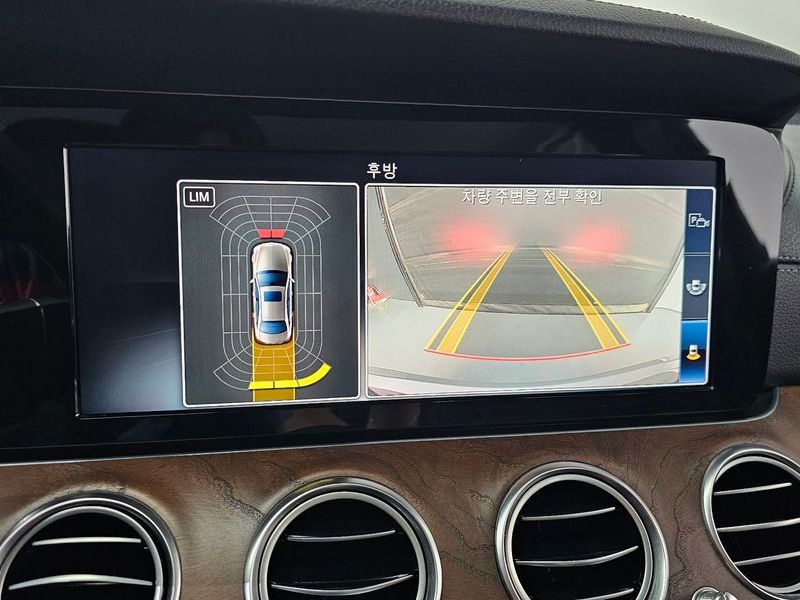 2019 Mercedes-Benz E-Class E220d 4MATIC Exclusive photo 14