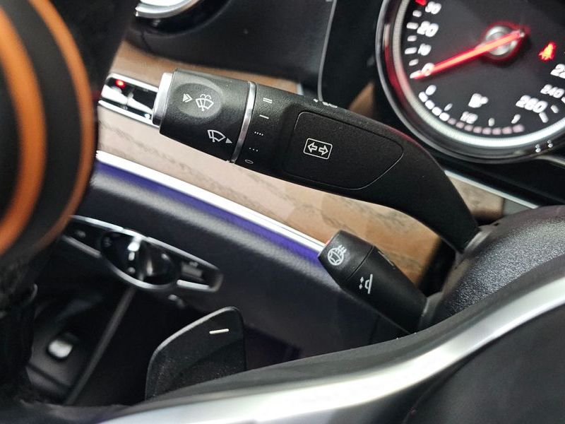 2019 Mercedes-Benz E-Class E220d 4MATIC Exclusive photo 17