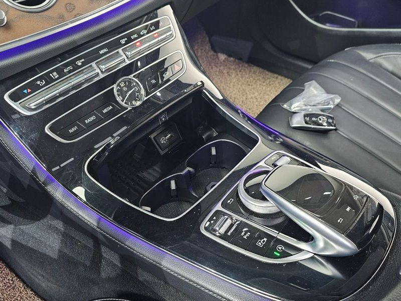 2019 Mercedes-Benz E-Class E220d 4MATIC Exclusive photo 18