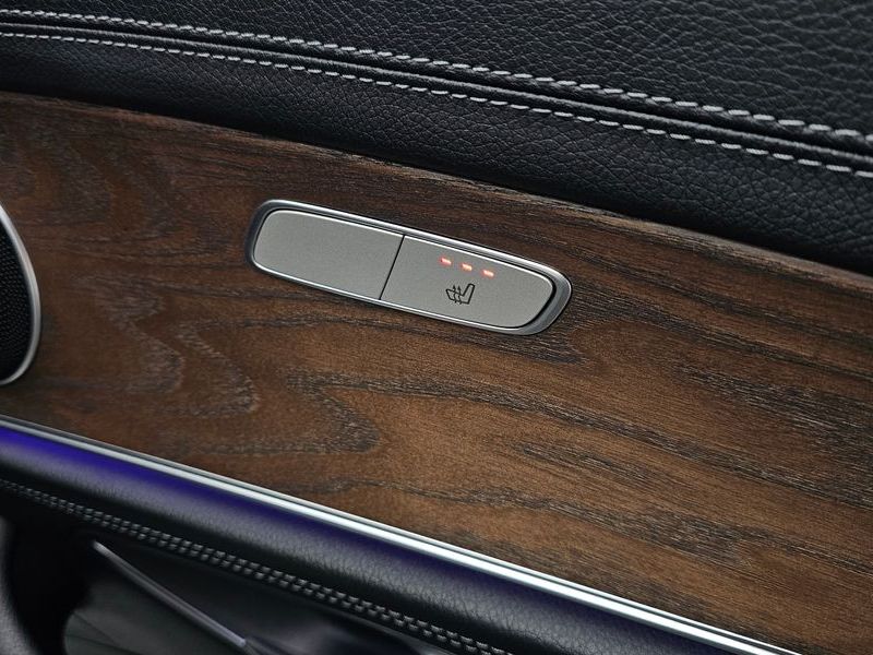 2019 Mercedes-Benz E-Class E220d 4MATIC Exclusive photo 29