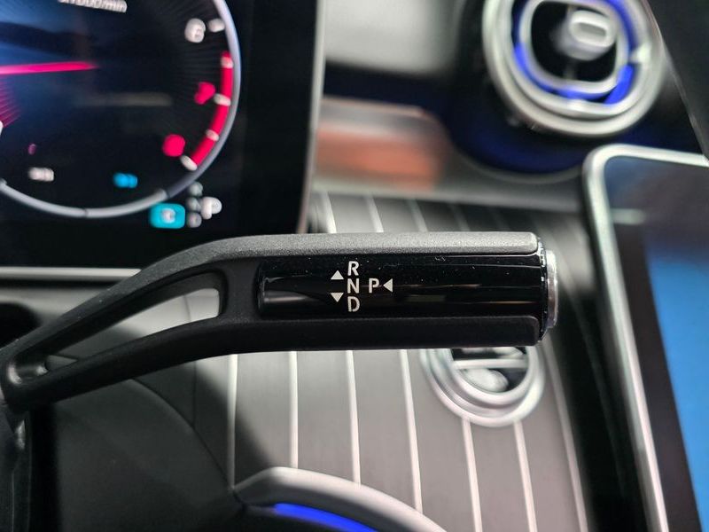2023 Mercedes-Benz C-Class C300 4MATIC Avantgarde photo 9