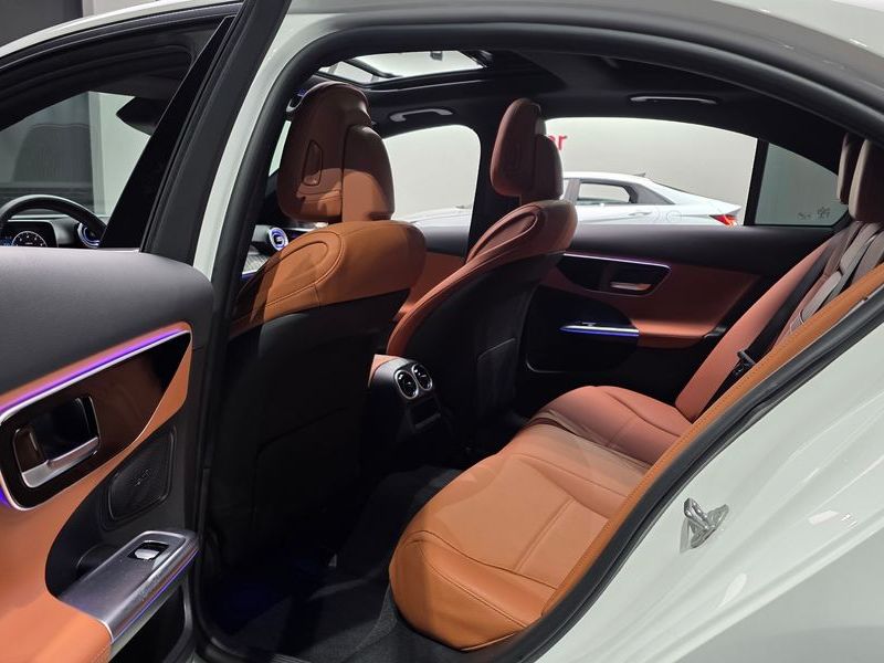 2023 Mercedes-Benz C-Class C300 4MATIC Avantgarde photo 12