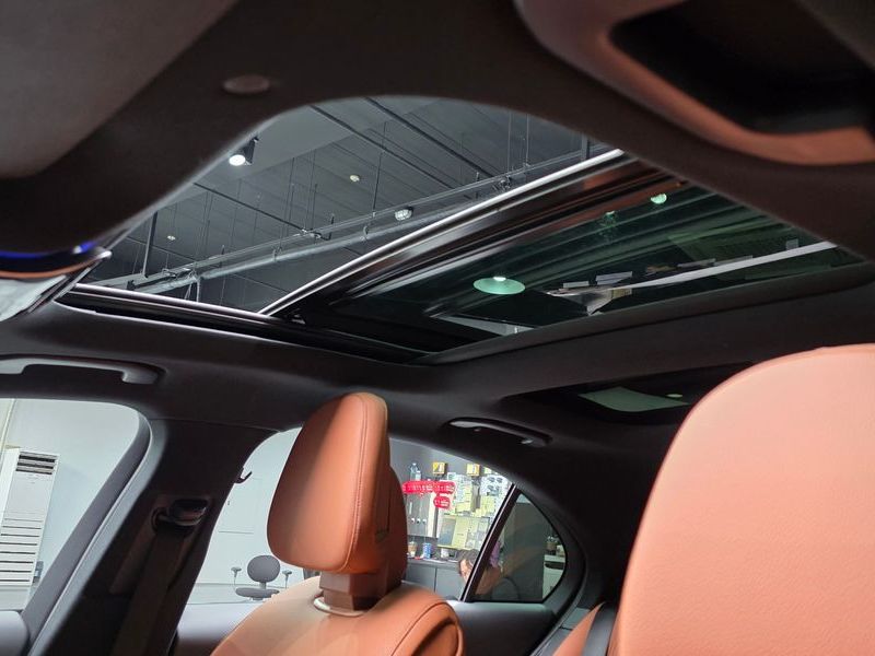 2023 Mercedes-Benz C-Class C300 4MATIC Avantgarde photo 15