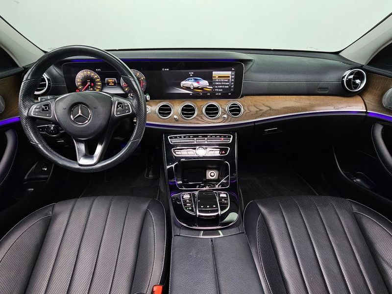 2018 Mercedes-Benz E-Class E300 Exclusive photo 7