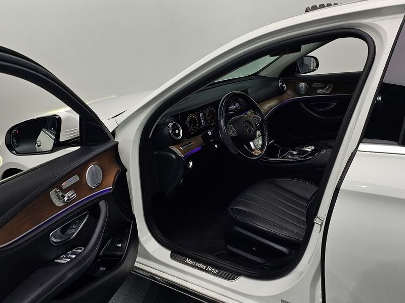 2018 Mercedes-Benz E-Class E300 Exclusive photo 10