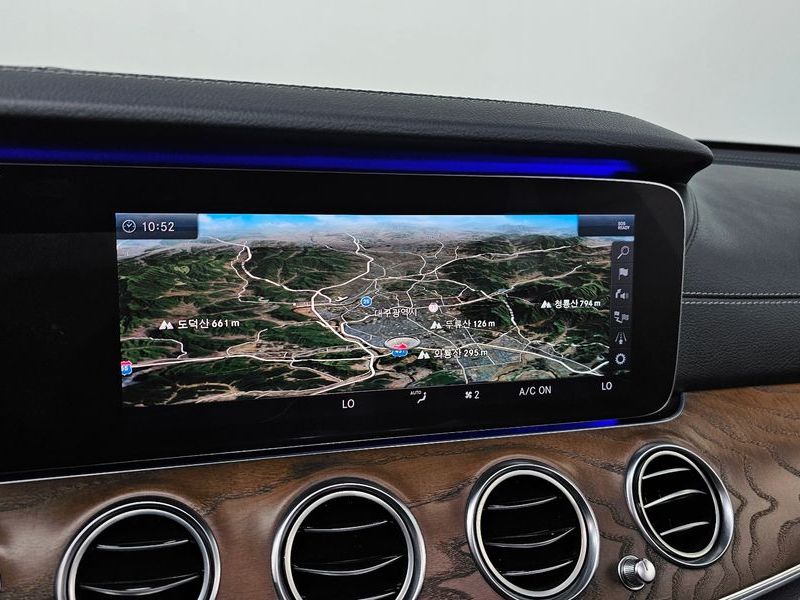 2018 Mercedes-Benz E-Class E300 Exclusive photo 12