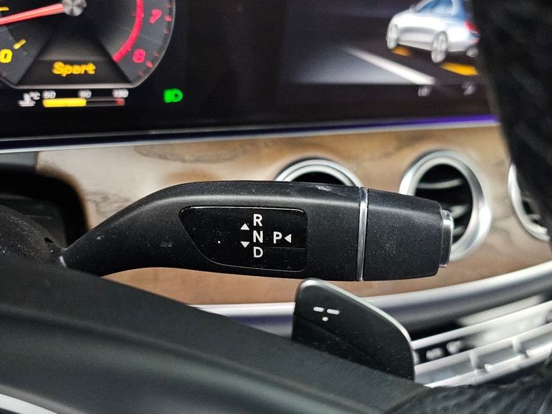 2018 Mercedes-Benz E-Class E300 Exclusive photo 17