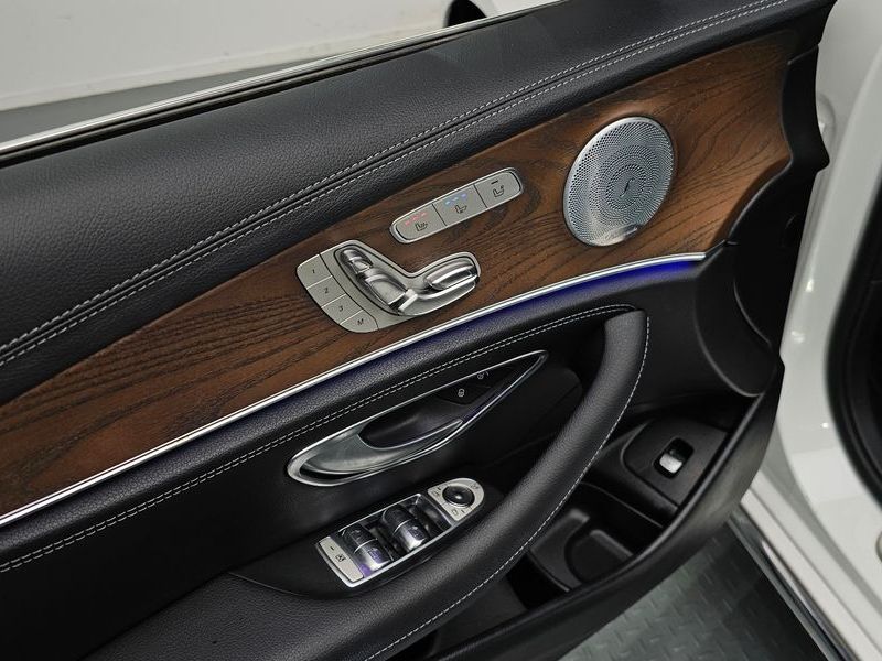 2018 Mercedes-Benz E-Class E300 Exclusive photo 18