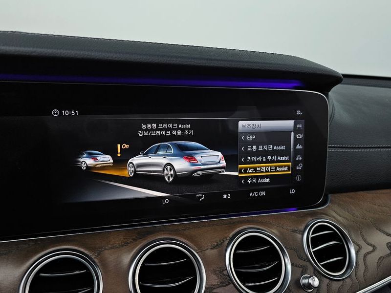 2018 Mercedes-Benz E-Class E300 Exclusive photo 20