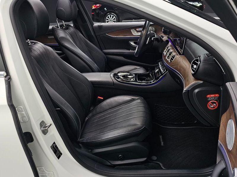 2018 Mercedes-Benz E-Class E300 Exclusive photo 26
