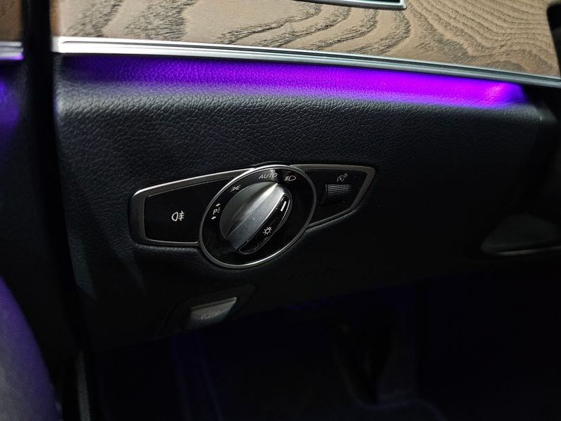 2018 Mercedes-Benz E-Class E300 Exclusive photo 29