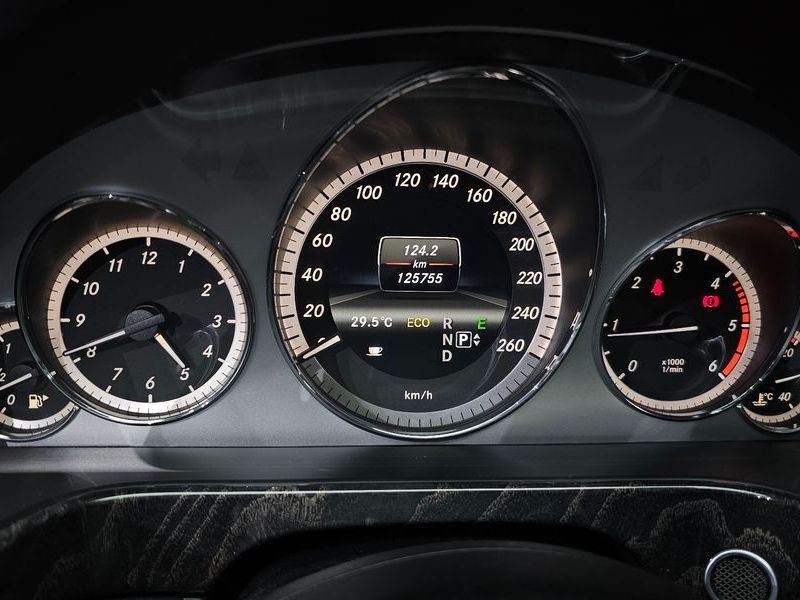2013 Mercedes-Benz E-Class E220 CDI Avantgarde photo 8