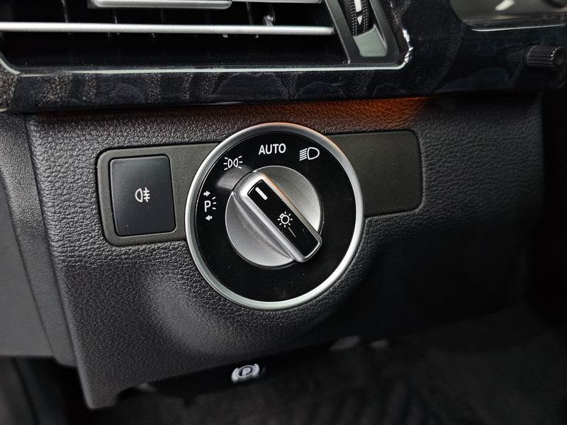 2013 Mercedes-Benz E-Class E220 CDI Avantgarde photo 16