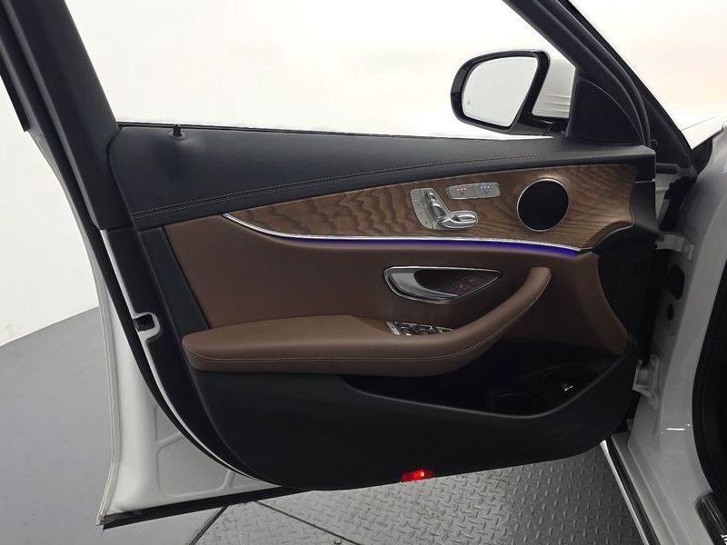2023 Mercedes-Benz E-Class E250 Exclusive photo 24