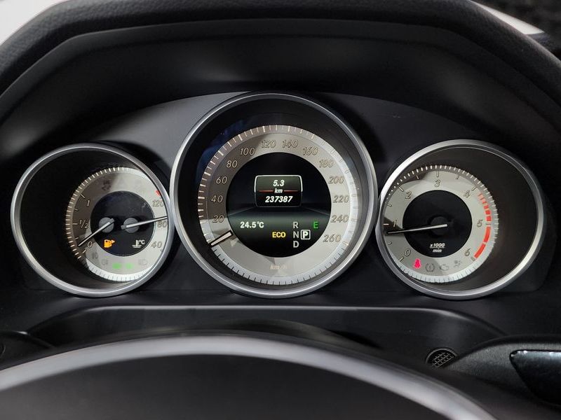 2016 Mercedes-Benz E-Class E220 Bluetec Avantgarde Sport photo 8