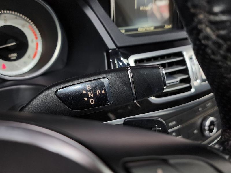 2016 Mercedes-Benz E-Class E220 Bluetec Avantgarde Sport photo 9