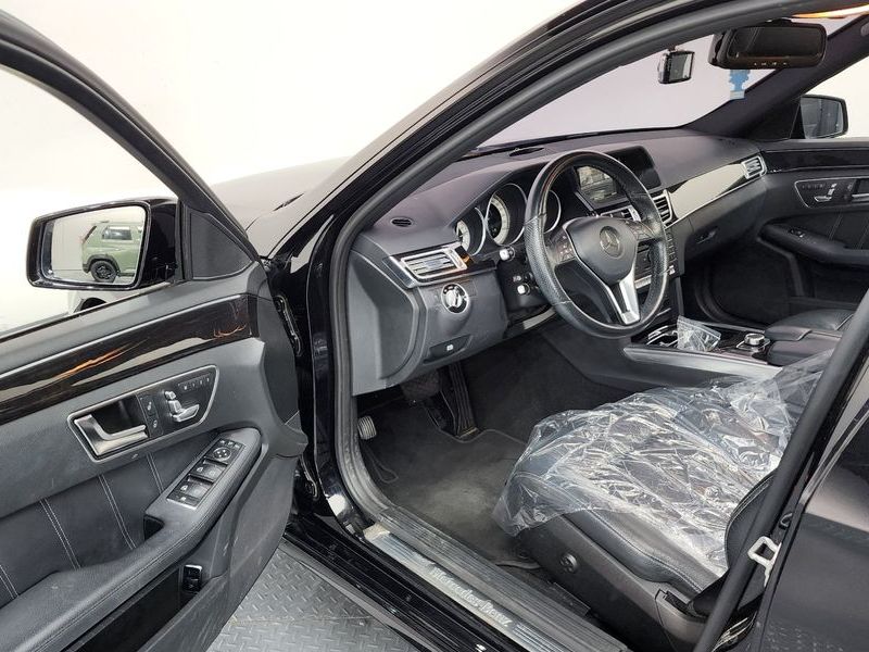 2016 Mercedes-Benz E-Class E220 Bluetec Avantgarde Sport photo 10