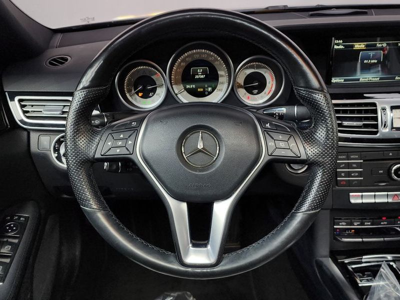 2016 Mercedes-Benz E-Class E220 Bluetec Avantgarde Sport photo 13