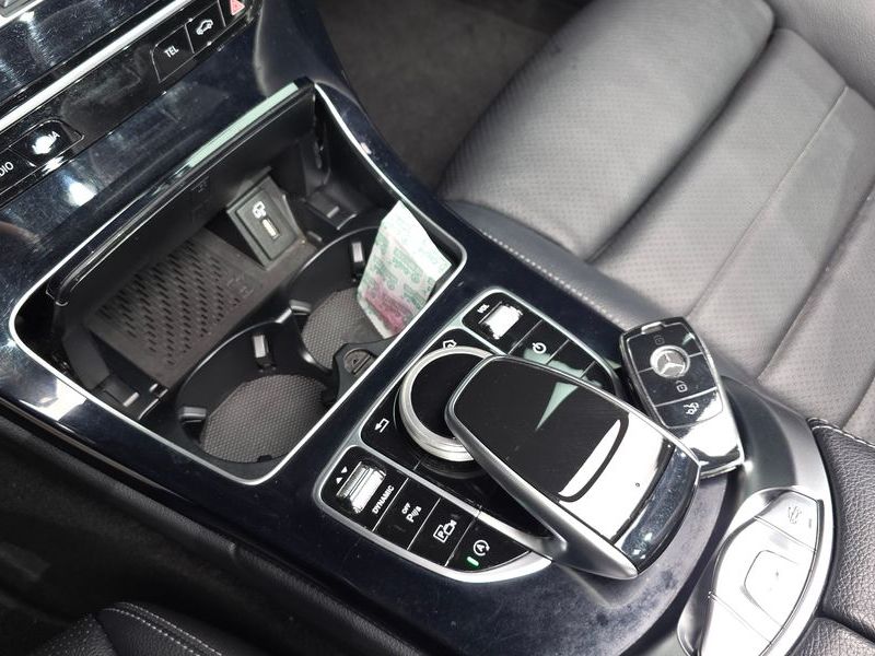 2019 Mercedes-Benz C-Class C200 Cabriolet photo 17