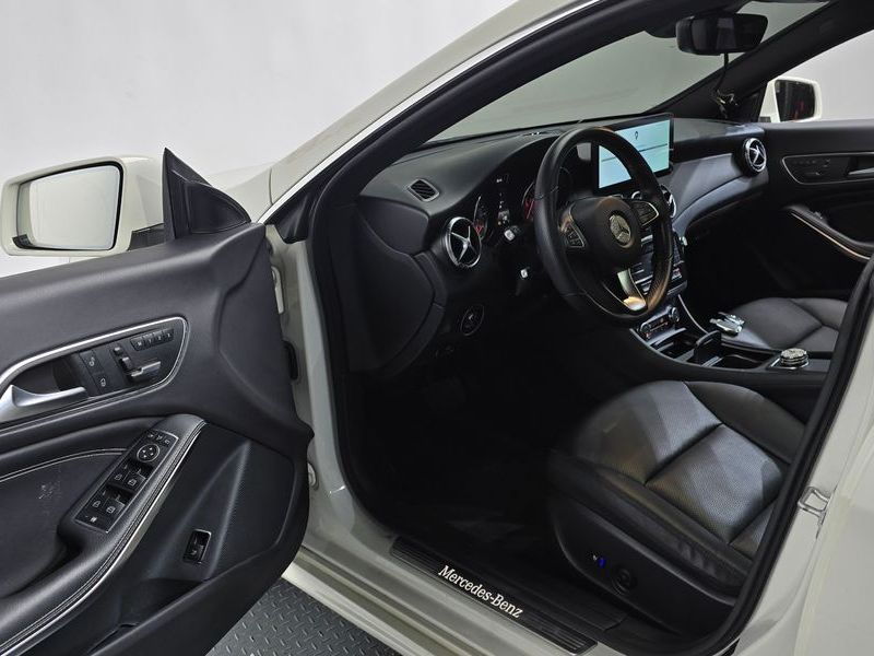 2015 Mercedes-Benz A-Class CLA200 CDI photo 10