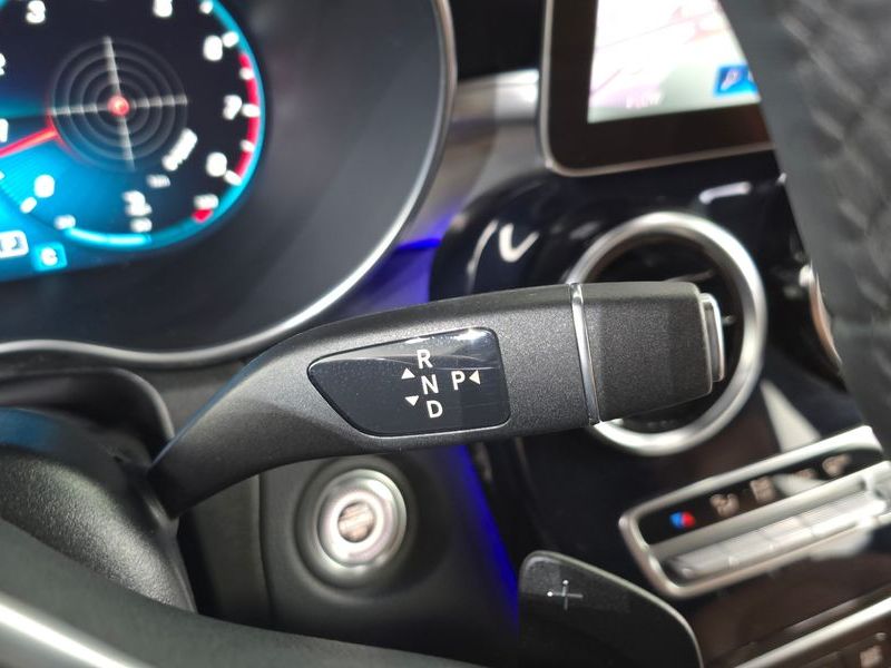 2020 Mercedes-Benz C-Class GLC300 4MATIC Premium photo 9