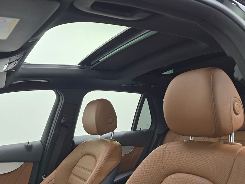 2020 Mercedes-Benz C-Class GLC300 4MATIC Premium photo 15