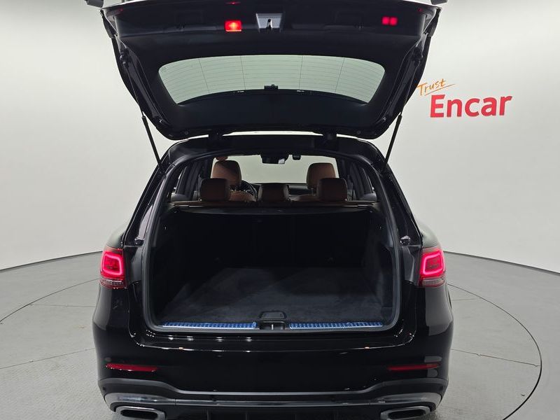 2020 Mercedes-Benz C-Class GLC300 4MATIC Premium photo 17