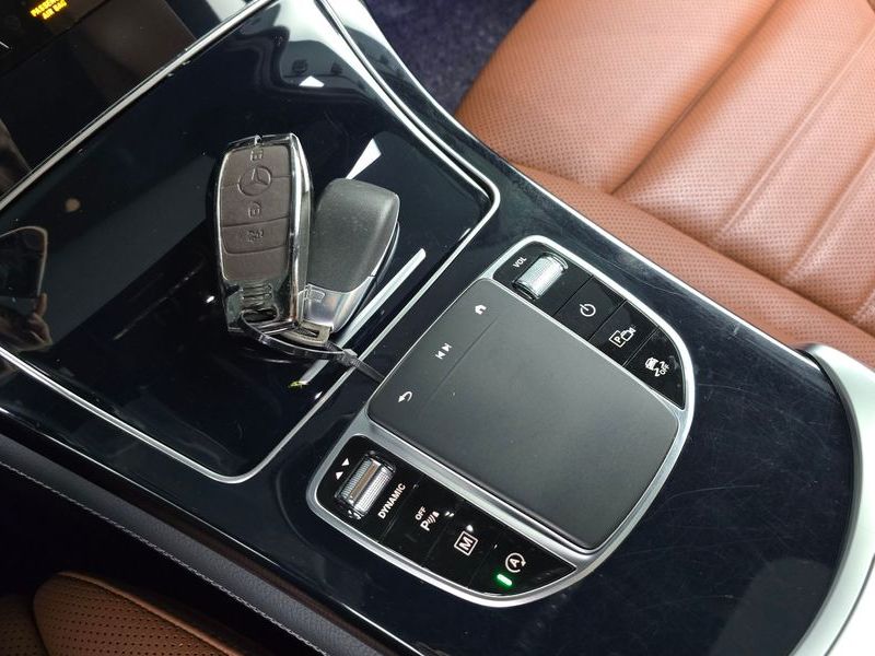 2020 Mercedes-Benz C-Class GLC300 4MATIC Premium photo 19