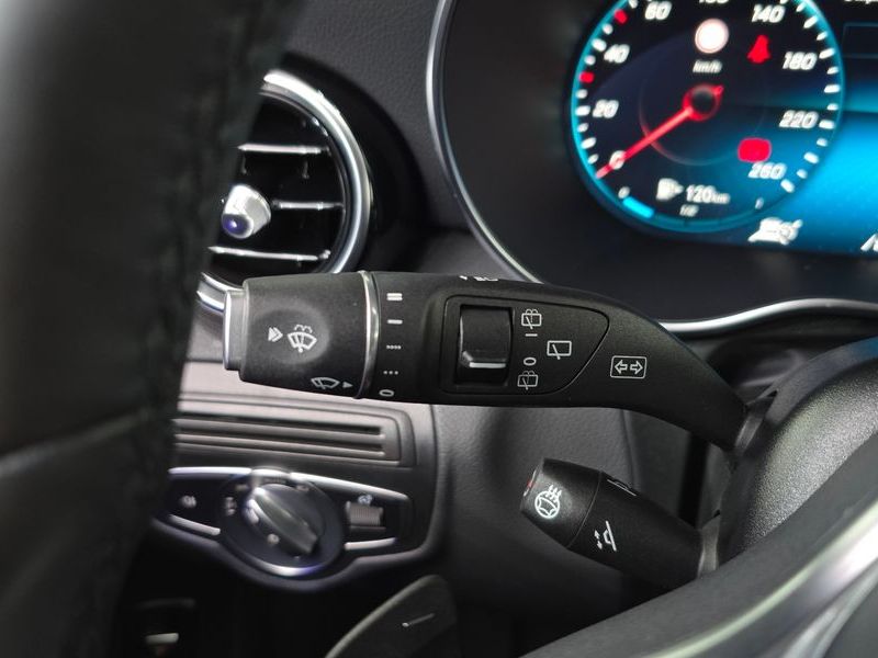 2020 Mercedes-Benz C-Class GLC300 4MATIC Premium photo 27