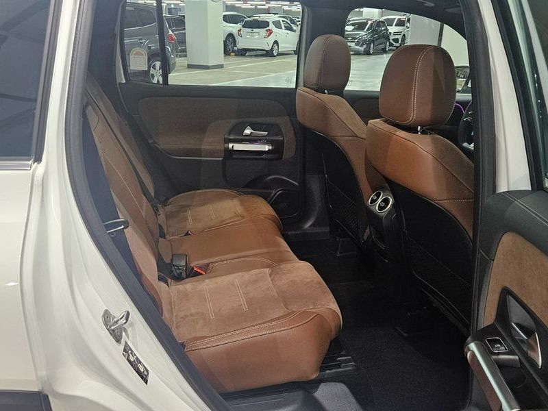 2025 Mercedes-Benz B-Class AMG GLB35 4MATIC photo 7