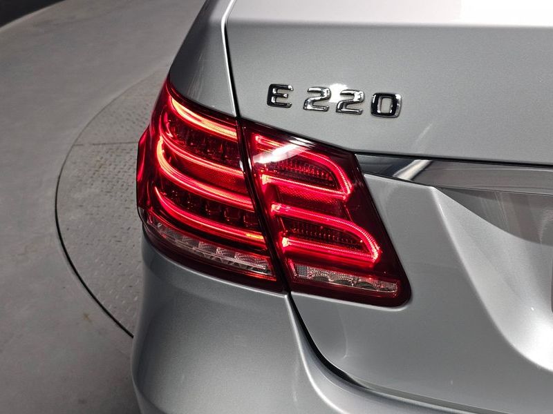 2014 Mercedes-Benz E-Class E220 CDI Avantgarde photo 23