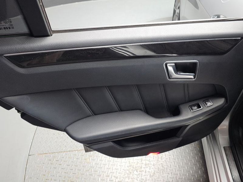 2014 Mercedes-Benz E-Class E220 CDI Avantgarde photo 25