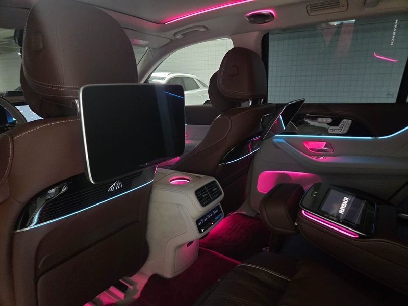 2026 Mercedes-Benz S-Class Maybach GLS600 4MATIC photo 11
