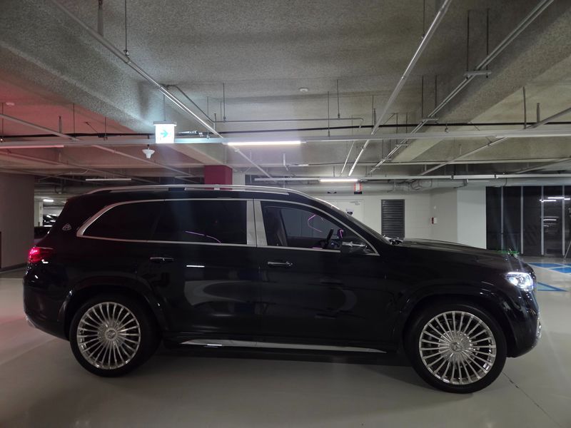 2026 Mercedes-Benz S-Class Maybach GLS600 4MATIC photo 15